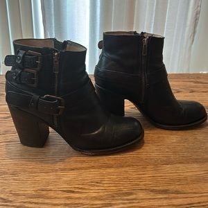 Freebird Bolo black leather bootie